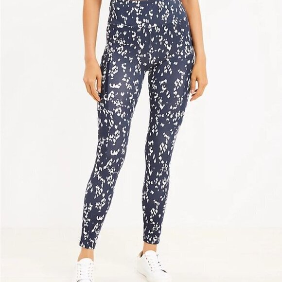 LOFT Lou & Grey Spotted Feel Good Leggings Medium - Picture 1 of 11